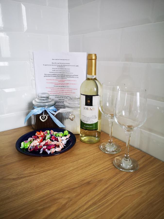 Weisz Apartment-City Center-Free Private Parking,Wifi,Ac Carei Exteriör bild
